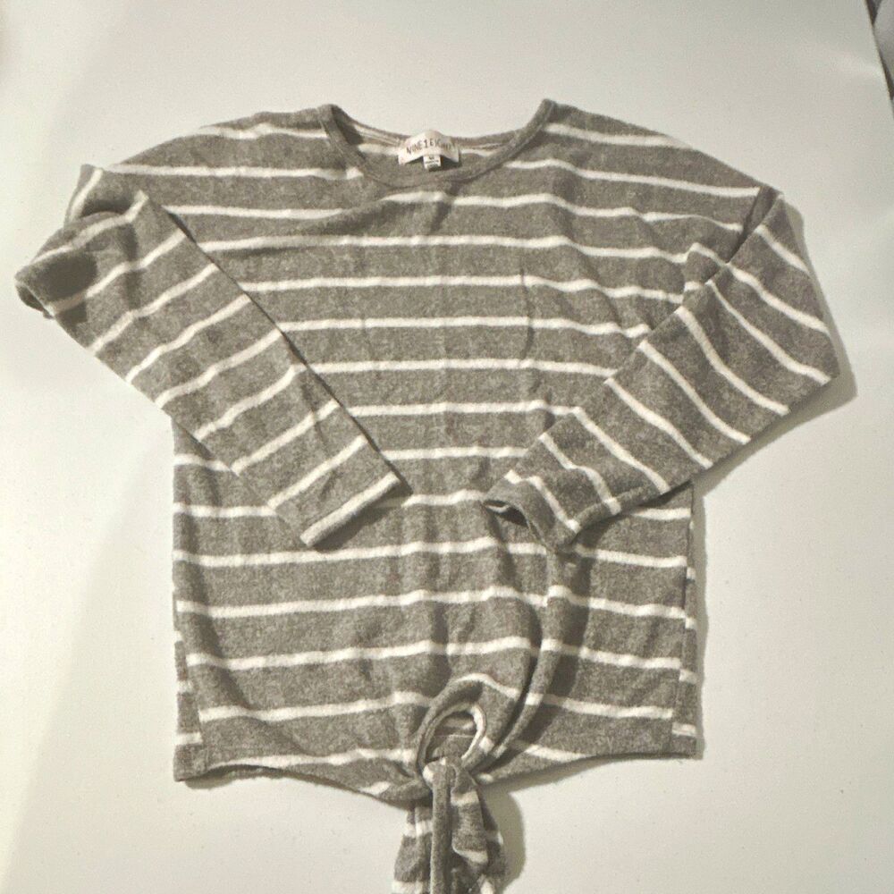 Nine1Eight Girl’s Gray/White Striped Long Sleeve Tie-Front Top:Size M
